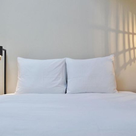 Van Heeckeren Apartments & Suites Buren 比伦 外观 照片