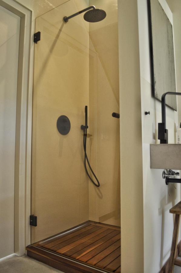 Van Heeckeren Apartments & Suites Buren 比伦 外观 照片
