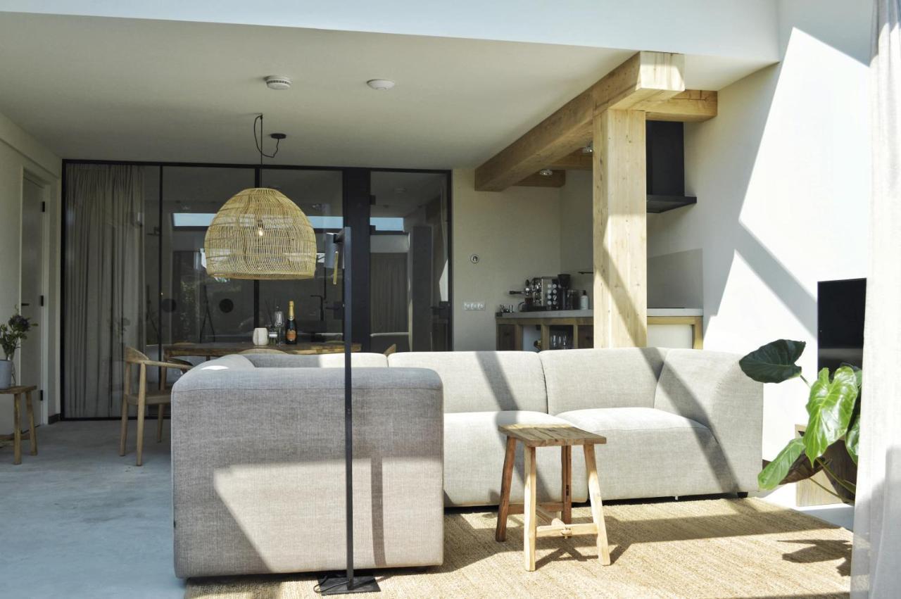 Van Heeckeren Apartments & Suites Buren 比伦 外观 照片