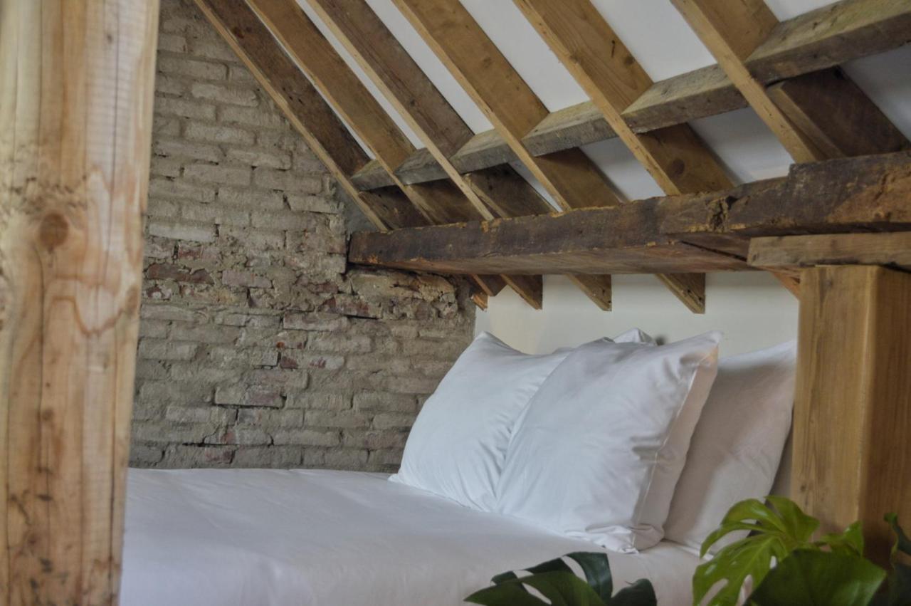 Van Heeckeren Apartments & Suites Buren 比伦 外观 照片