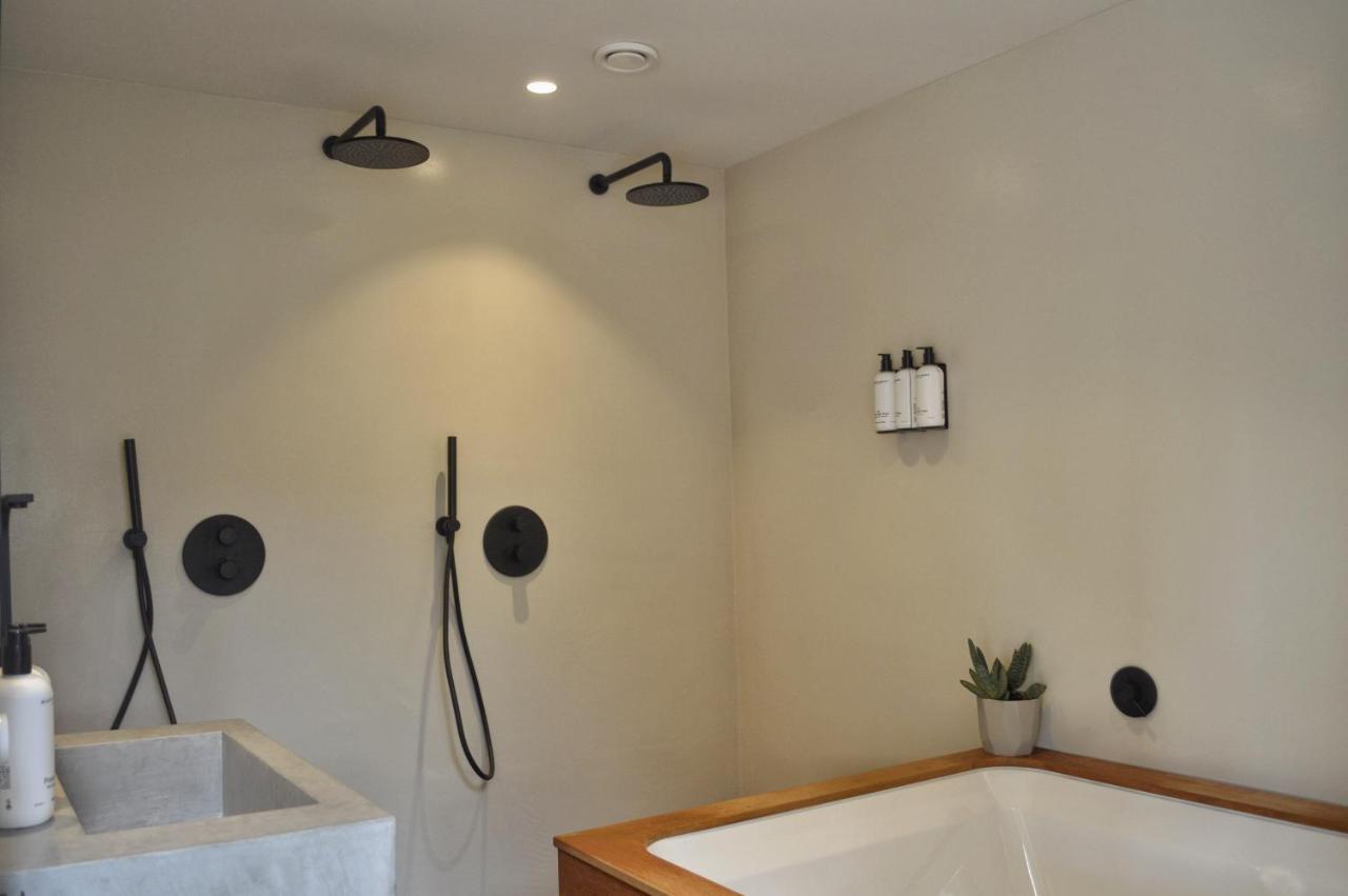 Van Heeckeren Apartments & Suites Buren 比伦 外观 照片
